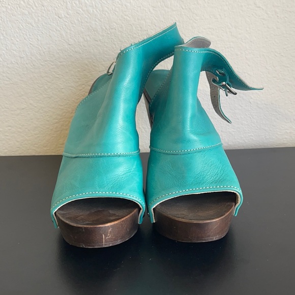 Shoes - Carlo Cecchini Heels